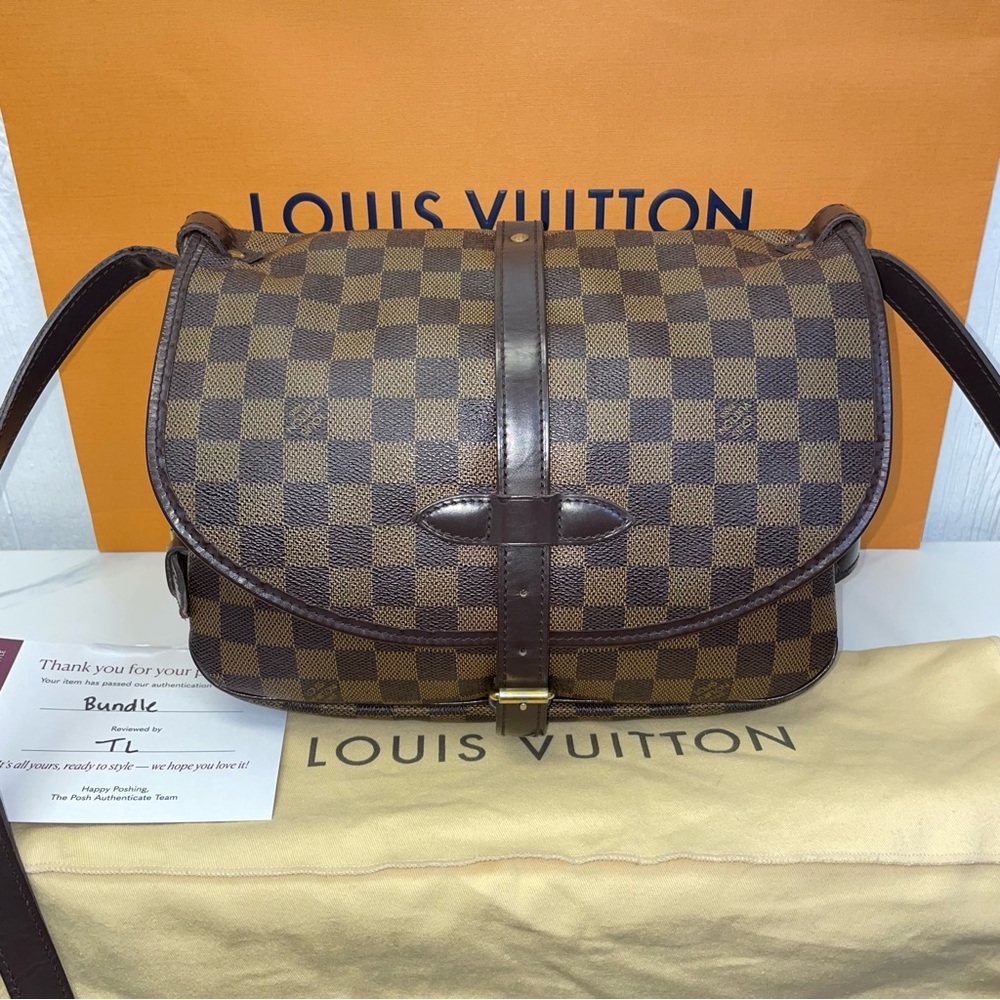 Louis Vuitton Crossbody! Damier Ebene Hand Bag!